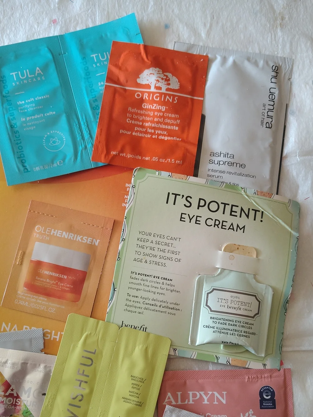 LOT of 18 LUXURY BEAUTY SAMPLES